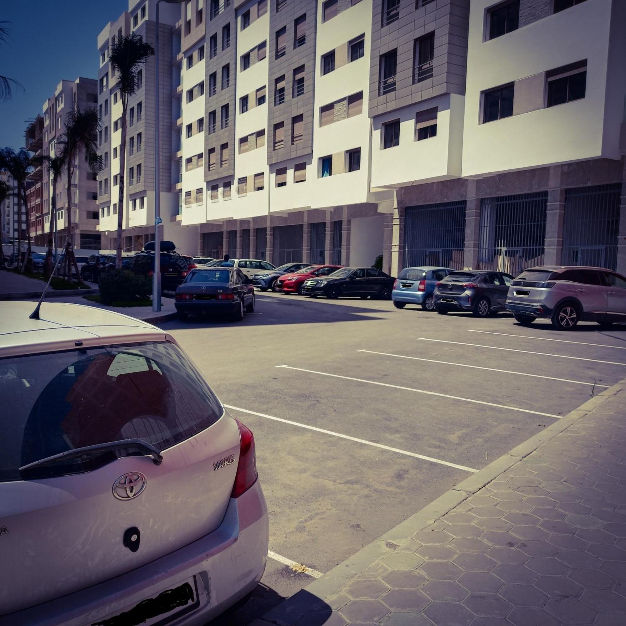 Super Apartement Totalement Neuf Et Climatise A Cote Du Centre Commercial Marjane M2 Tangier Exterior photo