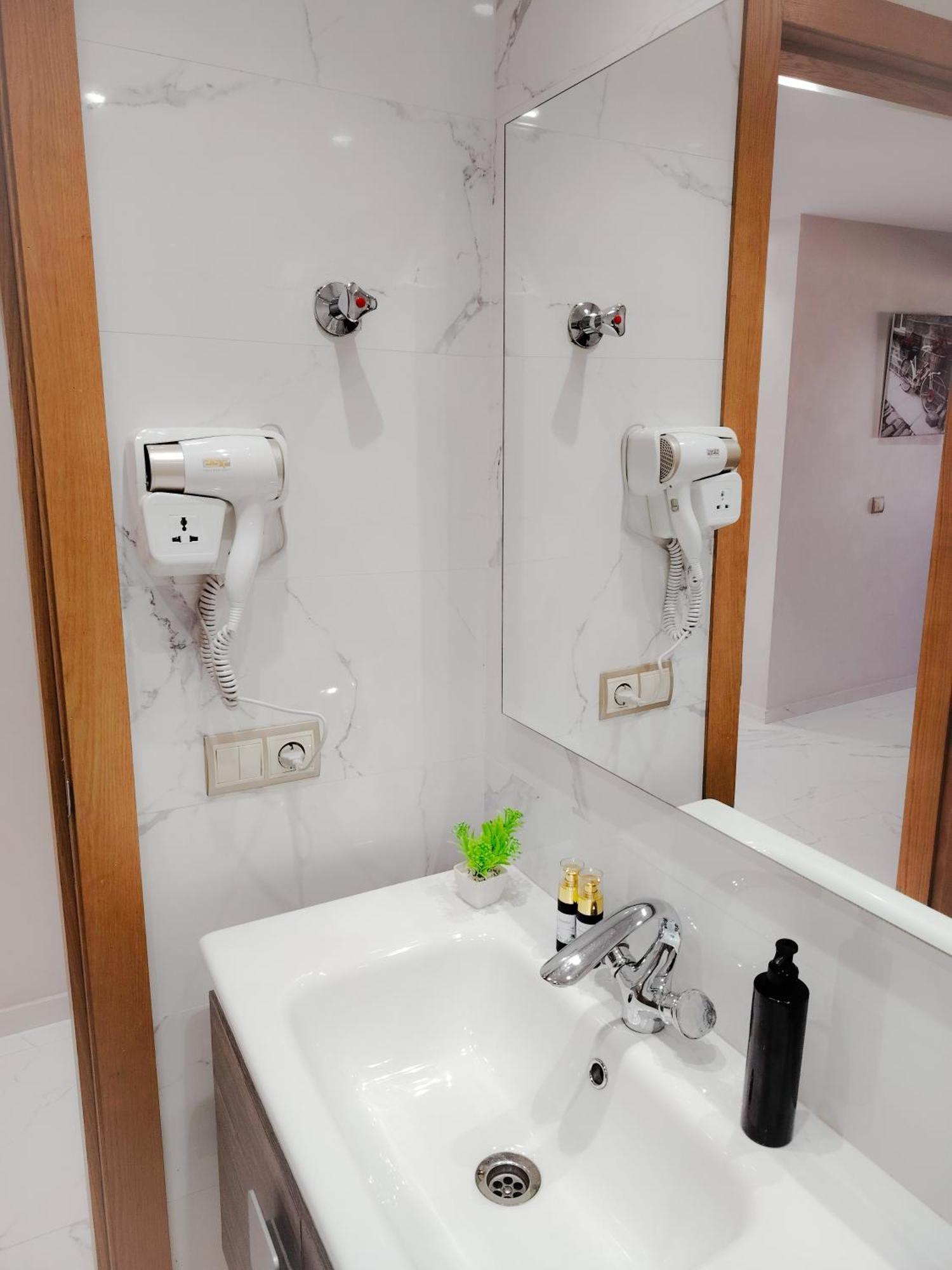Super Apartement Totalement Neuf Et Climatise A Cote Du Centre Commercial Marjane M2 Tangier Exterior photo